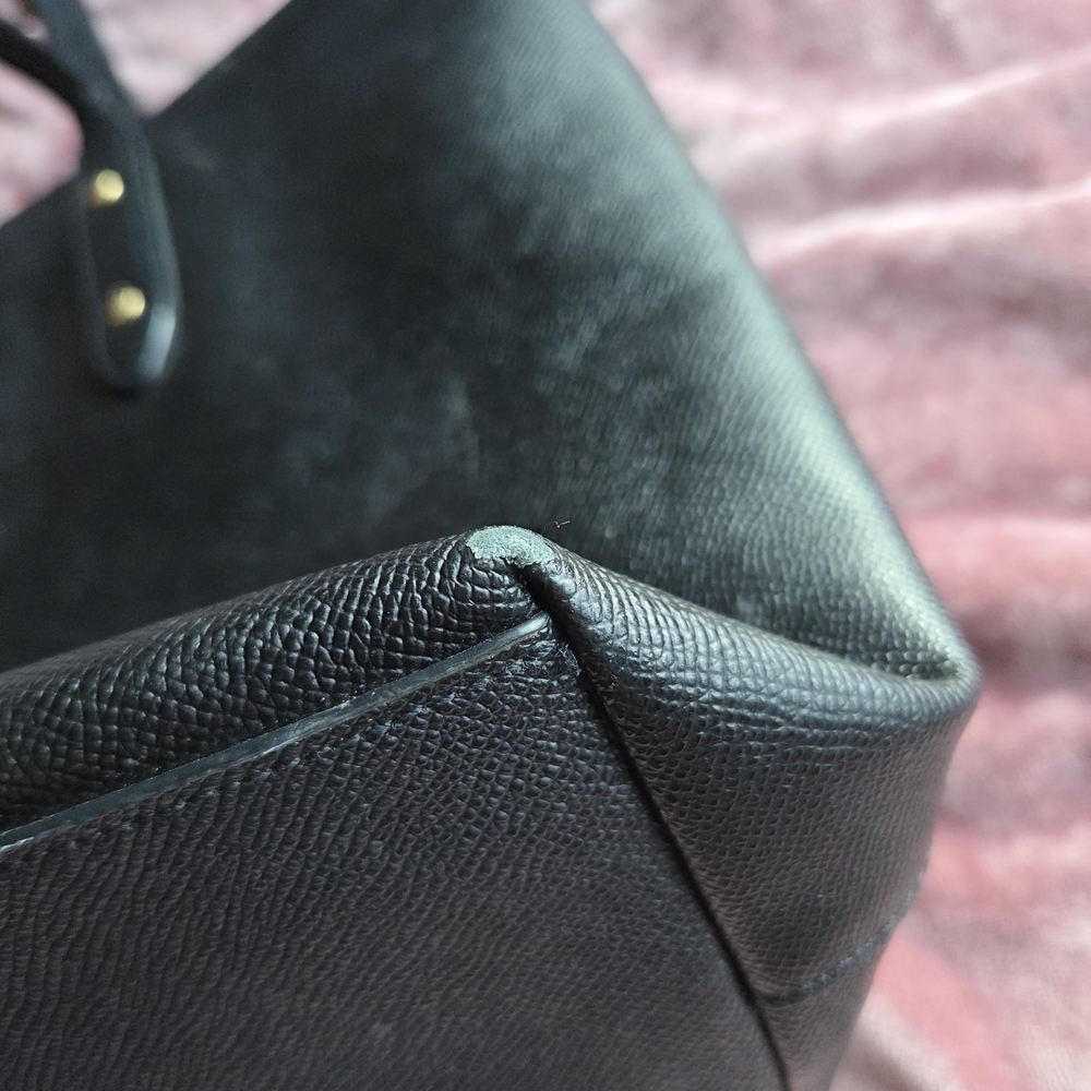 Authentic Coach Black Leather Tote Bag - 2022 - Picture 5 of 16